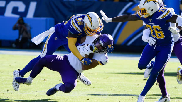 Thomas Davis LAC © Robert Hanashiro-USA TODAY Sports